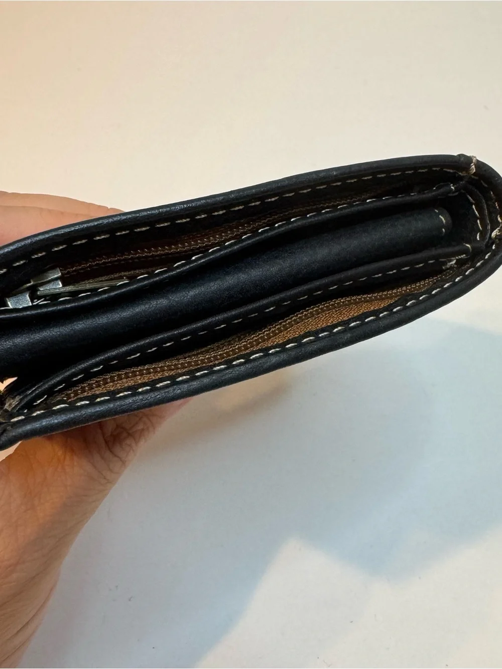Men’s Carhartt leather wallet